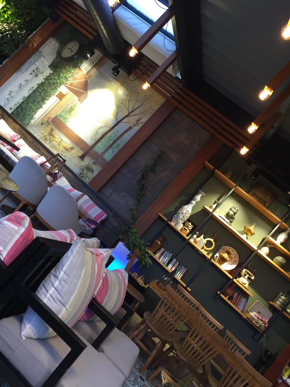 2Hece Cafe / Restaurant