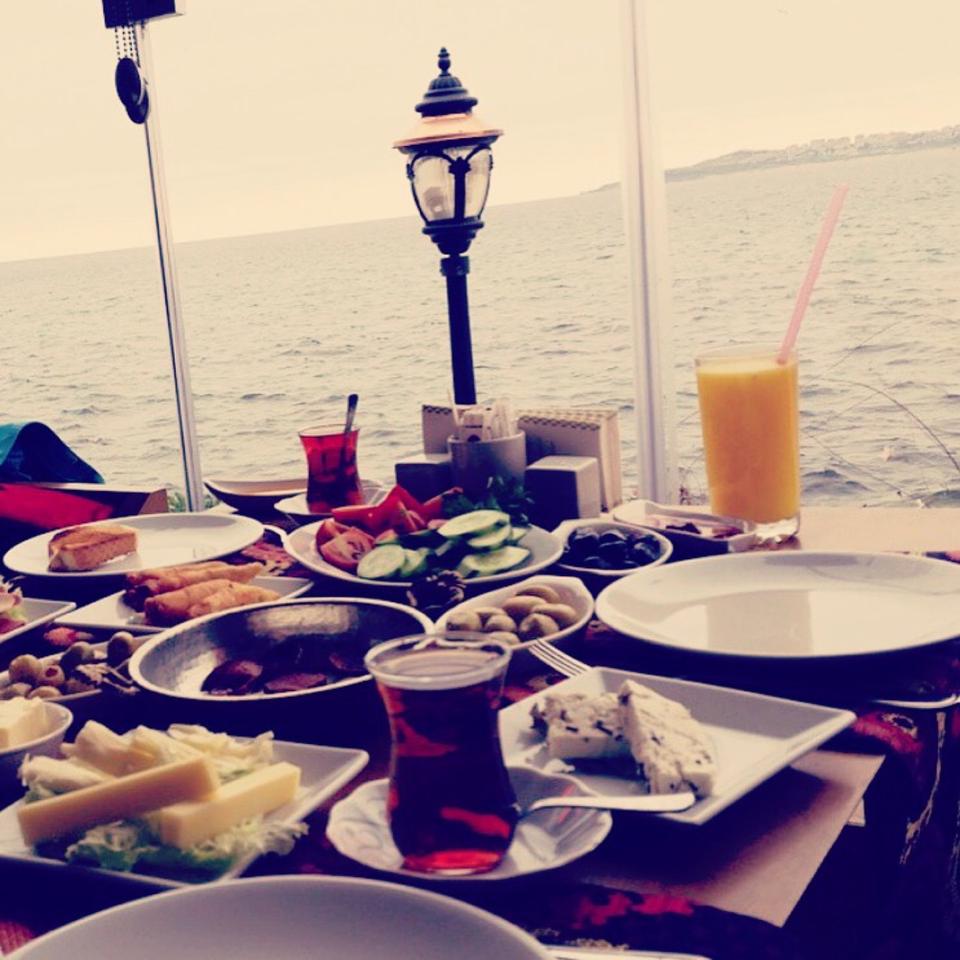 Aruna Cafe & Restaurant