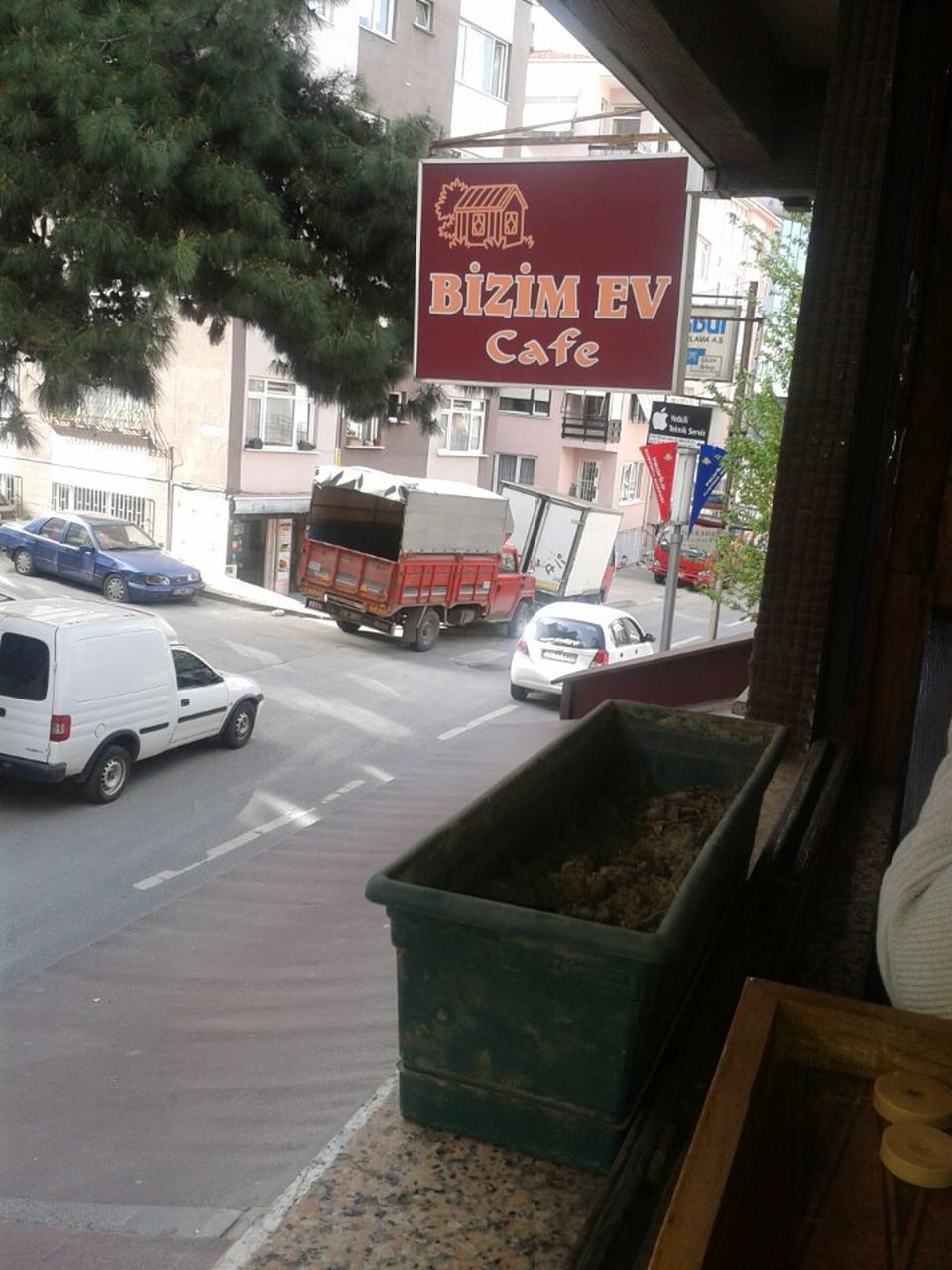 Bizim Ev Restaurant & Cafe
