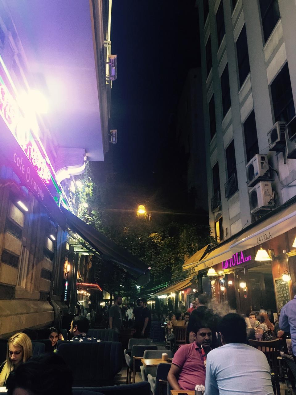8 istanbul Cafe & Nargile