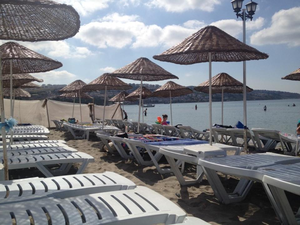 Minder Beach Club