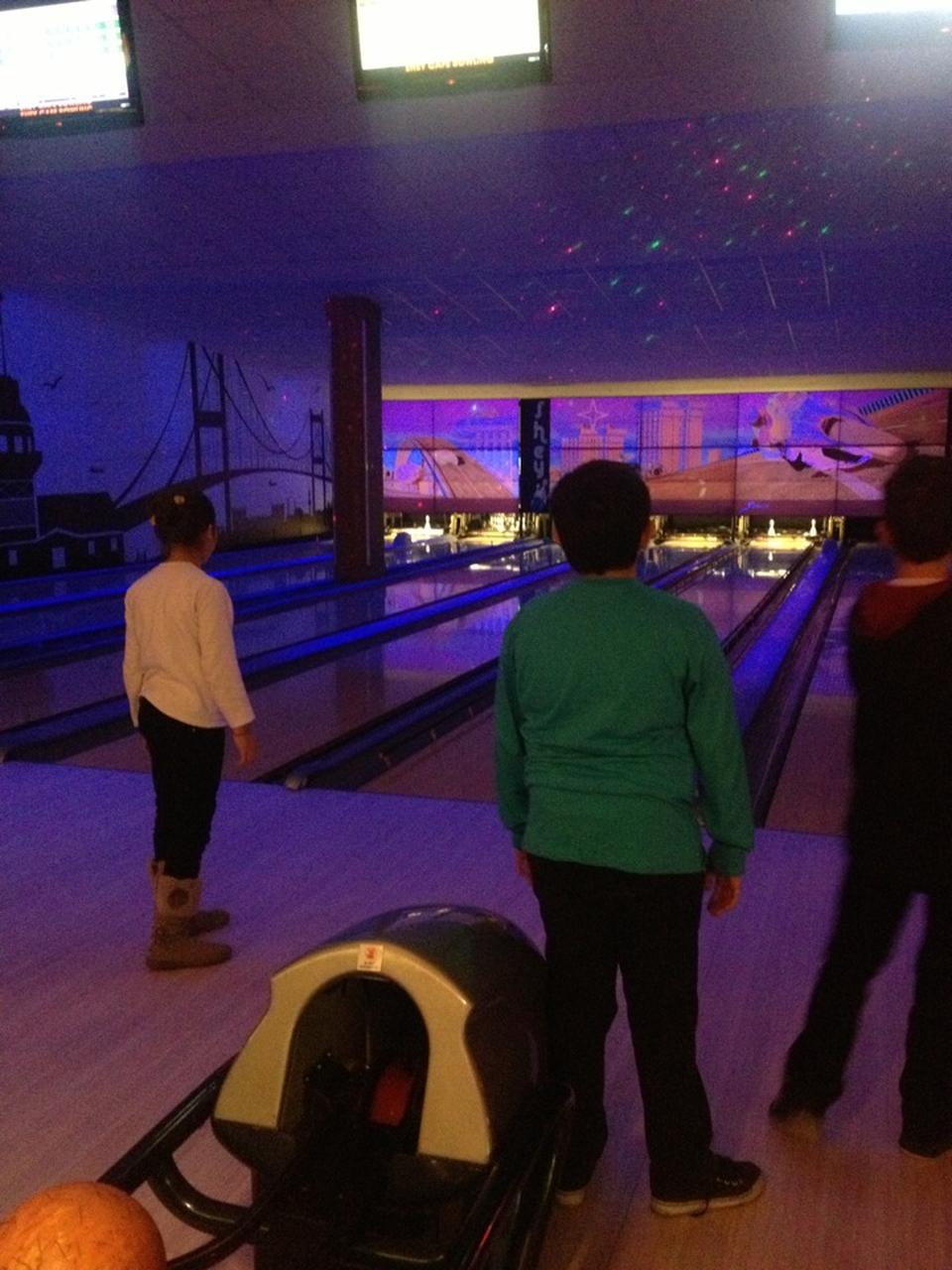 Shey Bowling & Cafe