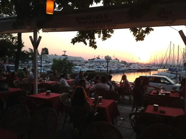 Tesadüf Cafe