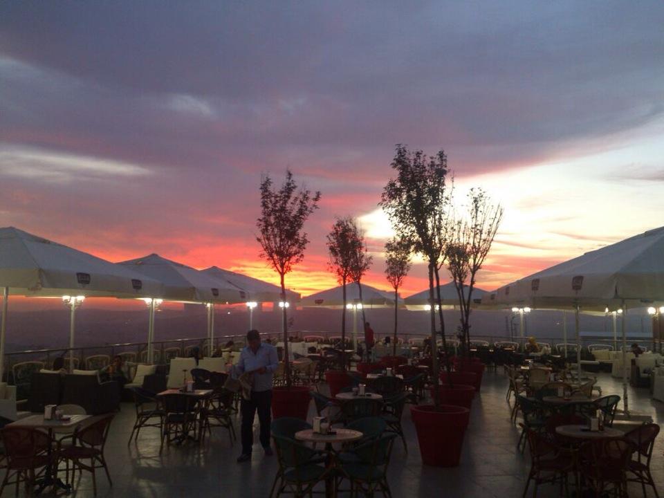 Vatra Cafe & Restaurant Nargile