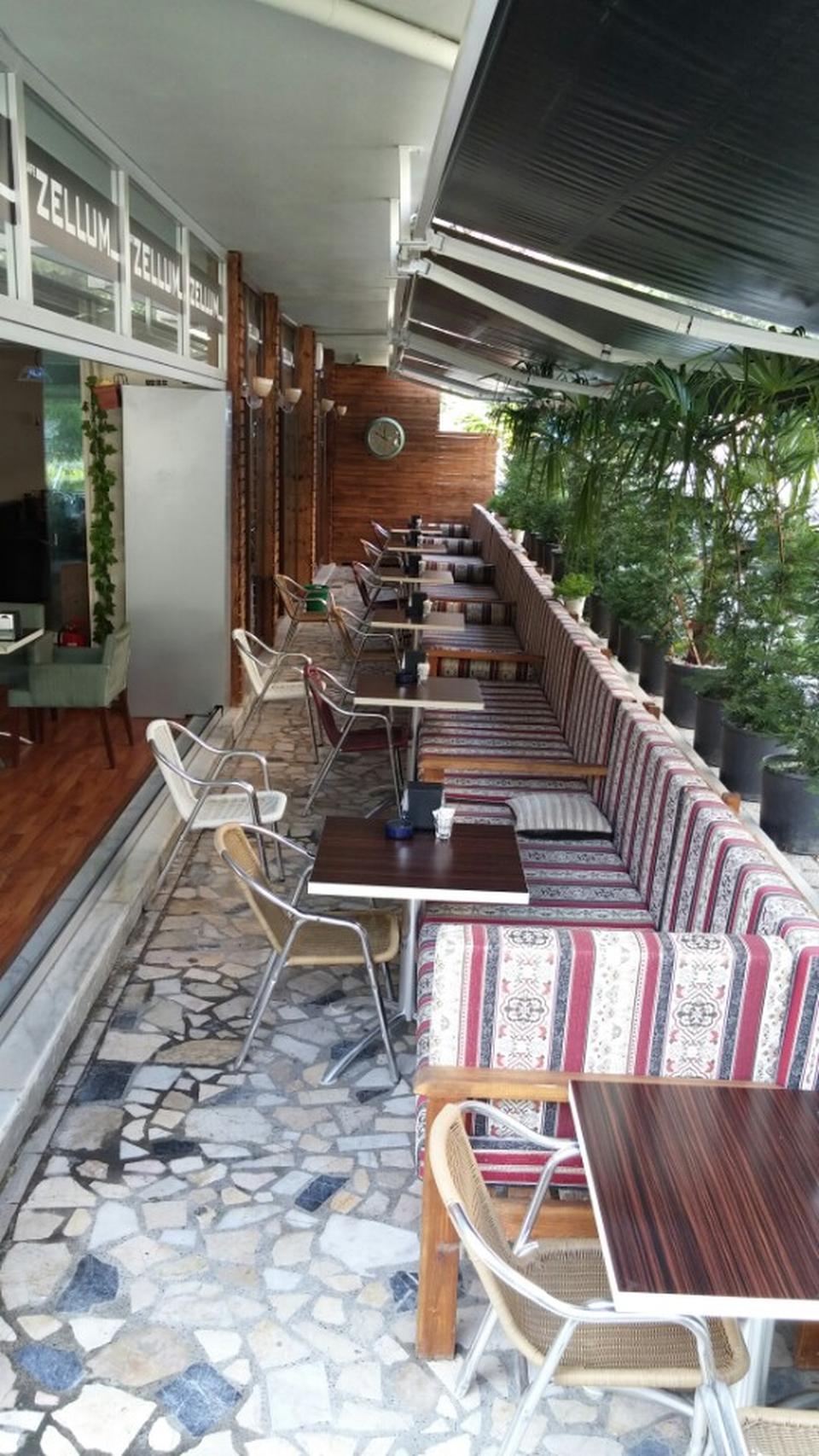 Zellum Nargile Cafe