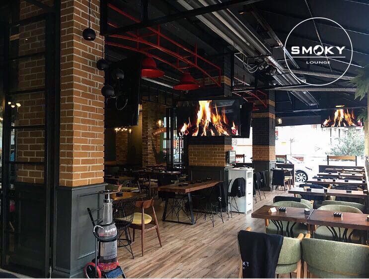 Smoky Lounge