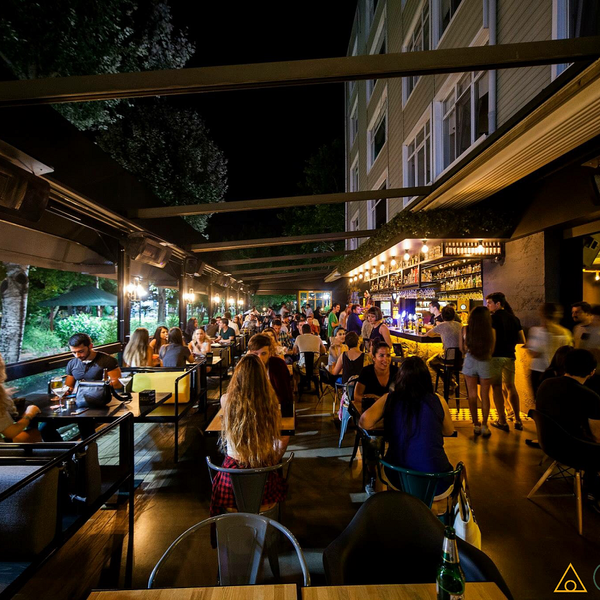 Akava Lounge Food & Drink