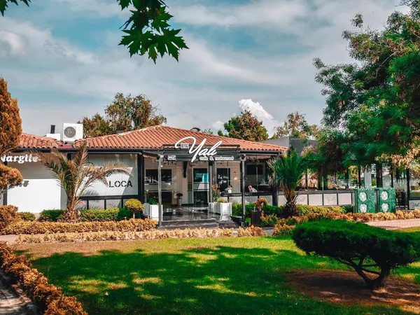 Beyaz Yalı Cafe Restaurant