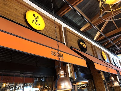 Social Lounge & Bakery