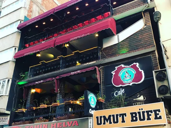 ÜNİVERSİTELİLER KULÜBÜ CAFE