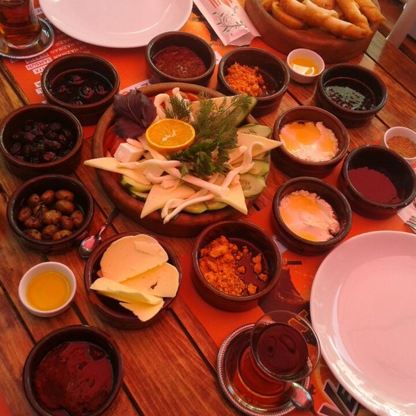 Yeşilçam Turkuaz Cafe