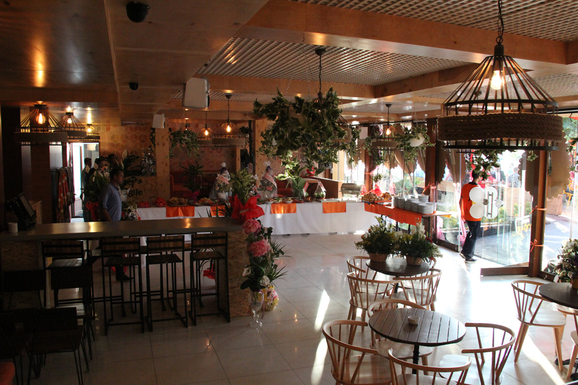 Jineps Cafe & Restaurant