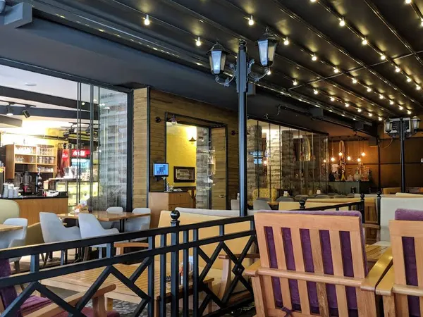 Mr.Gugar Cafe&Bistro&Hookah
