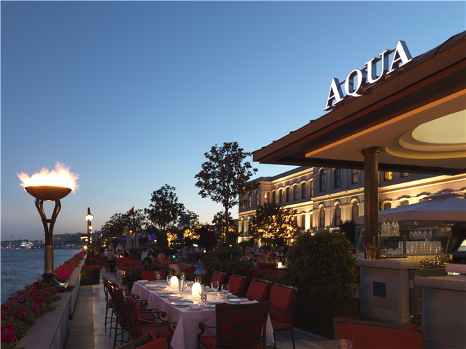 Yalı Lounge - Four Seasons Hotel Bosphorus