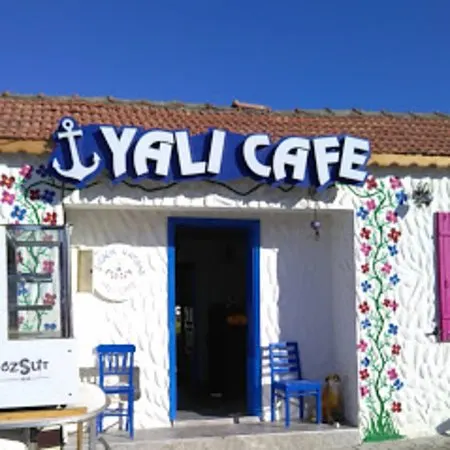 Yalı Cafe & Bar