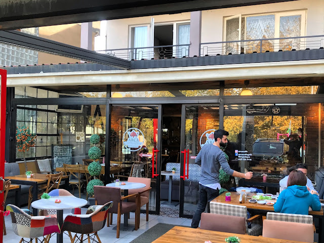 ARÇA CAFE & GRiLL