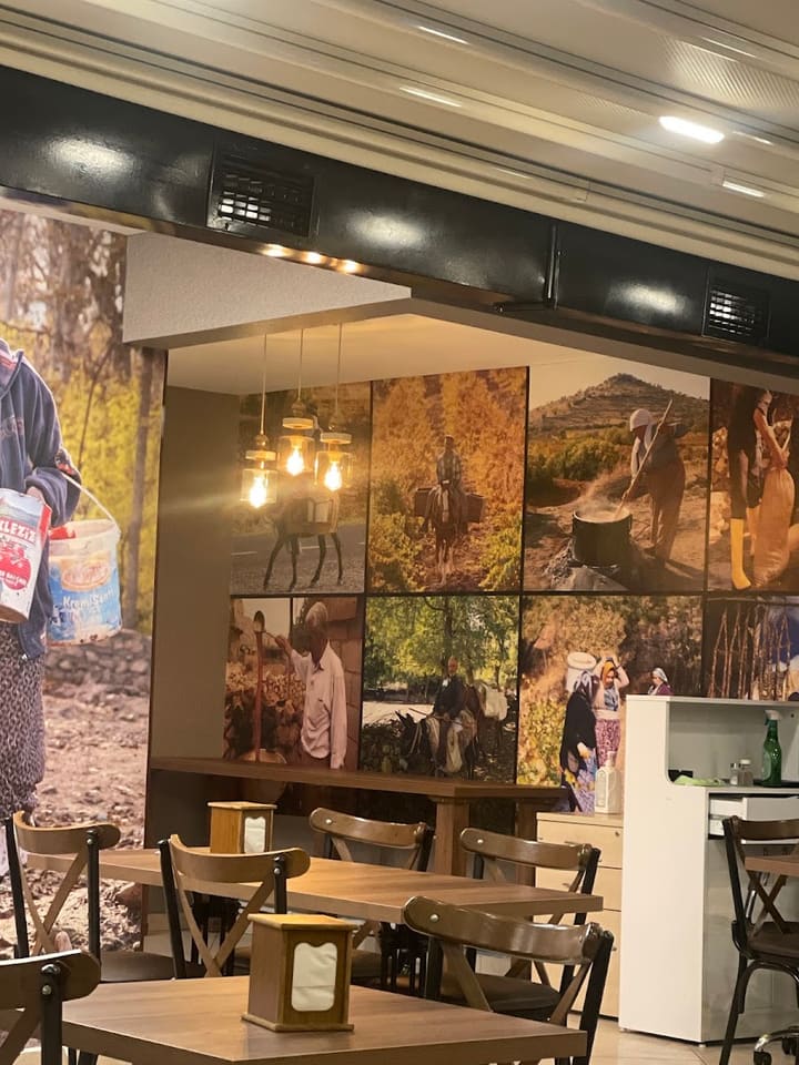 Barman cafe kahvaltı nargile ve oyun salonu