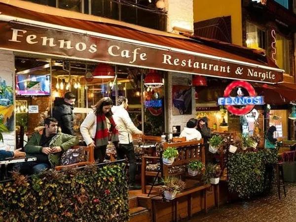 Beşiktaş Fennos Cafe Nargile Okey Salonu