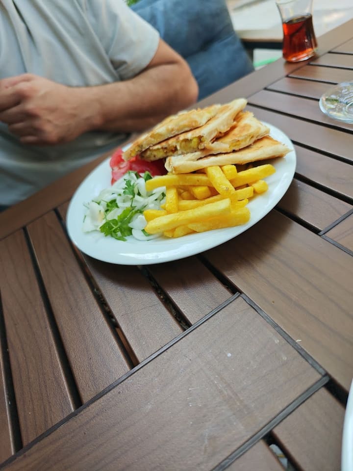 Bıg Tree Cafe & Lounge