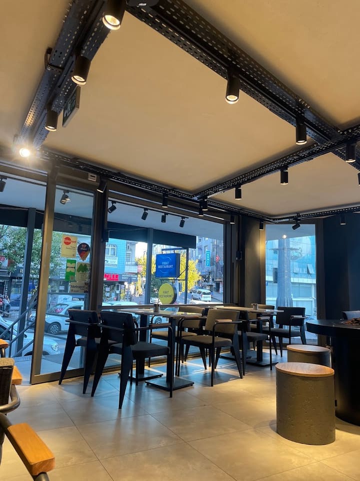 Black Lounge