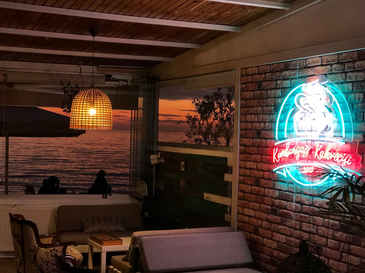 Cadde 12 Nargile Cafe