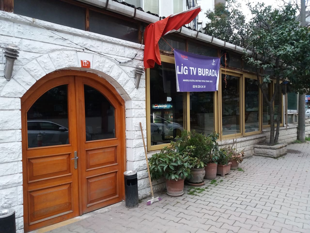 Captaın's Lounge Cafe