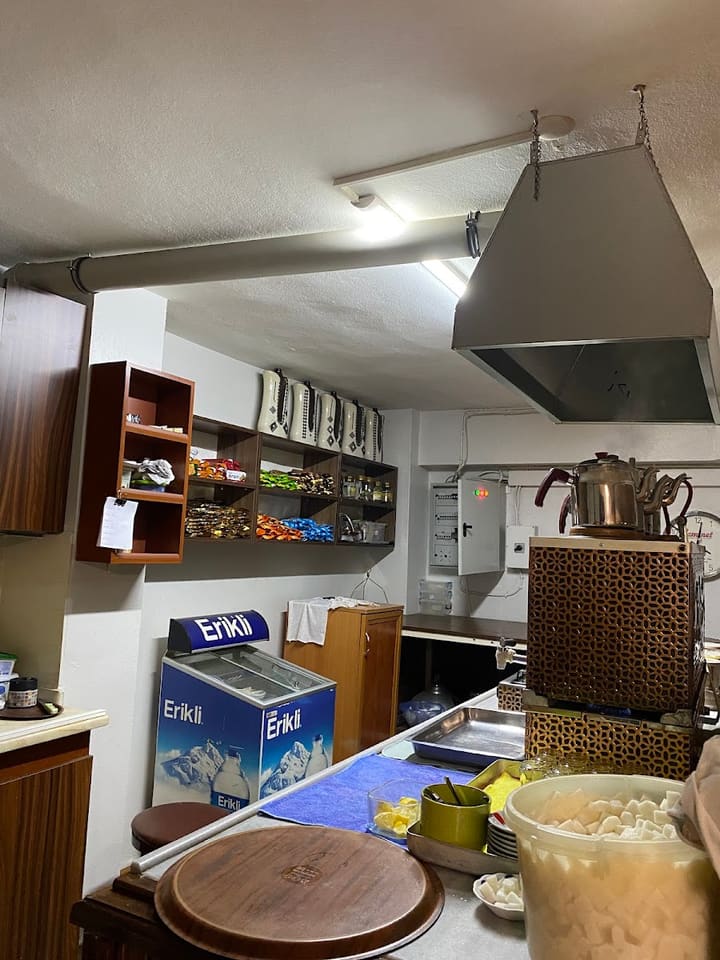 Çiçek Kıraathane ve Nargile Evi