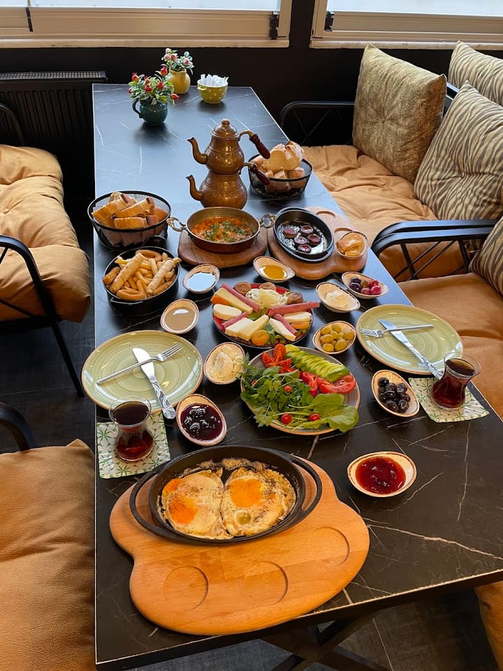 Cihangir cafe lounge