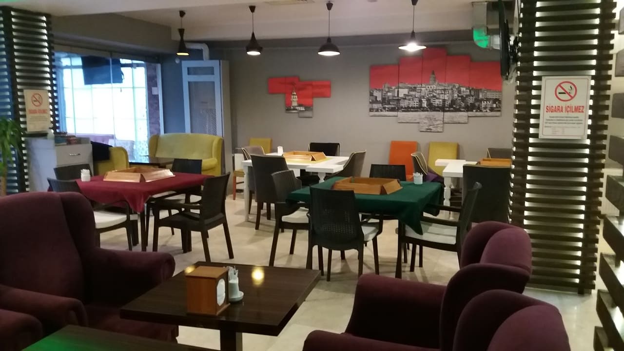 Holiday Shisha & Cafe