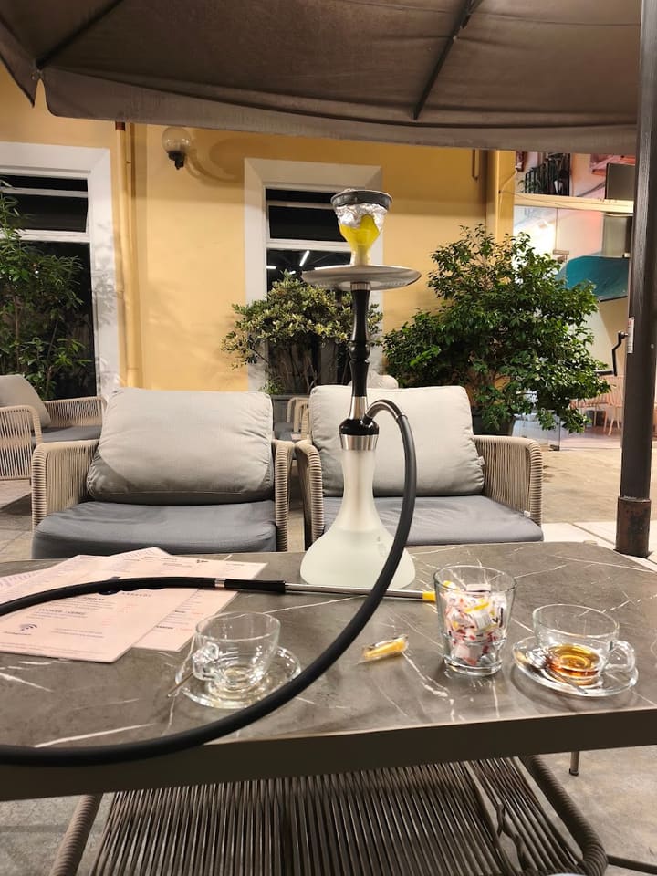 Huge Karaköy Nargile Kafe (shisha, кальян)