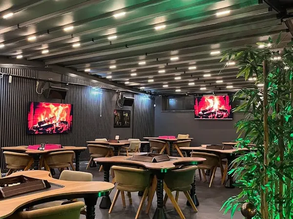 Hyalite Cafe Lounge