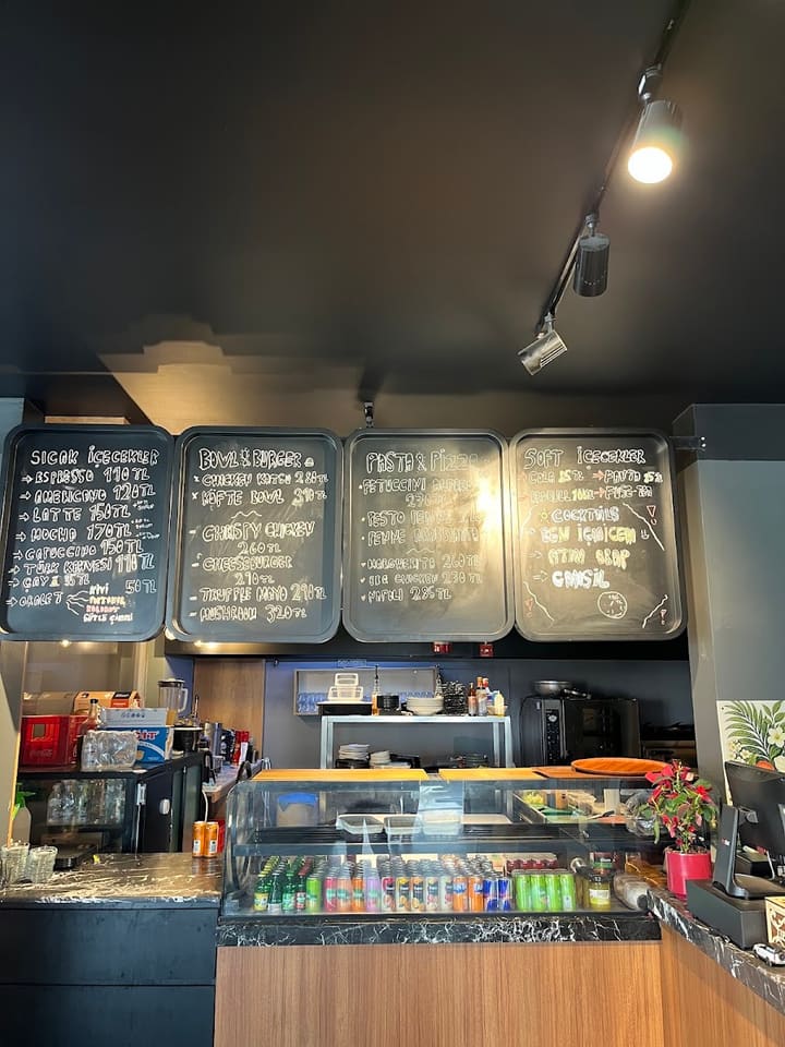 Hyalite Cafe Lounge