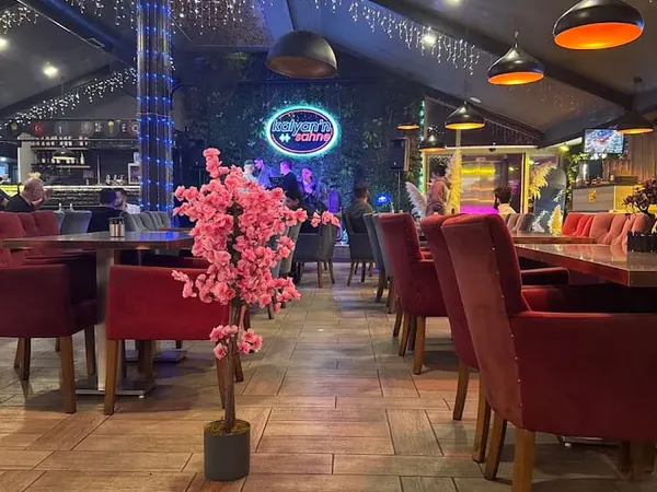 kalyan'n sahne & cafe