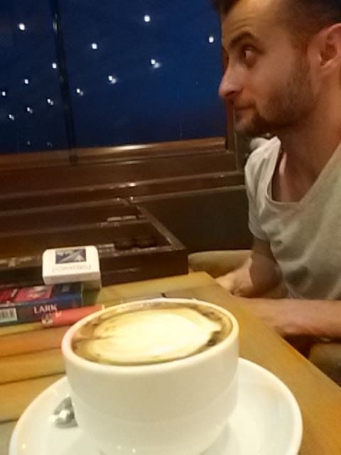 kalyan'n sahne & cafe