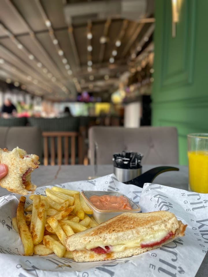 Kibrit Lounge