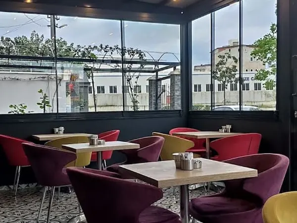 Kurye Umutun Nargıle Kafesı