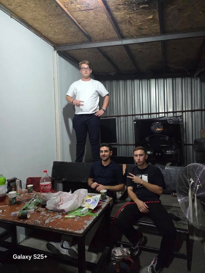 Lion Garage