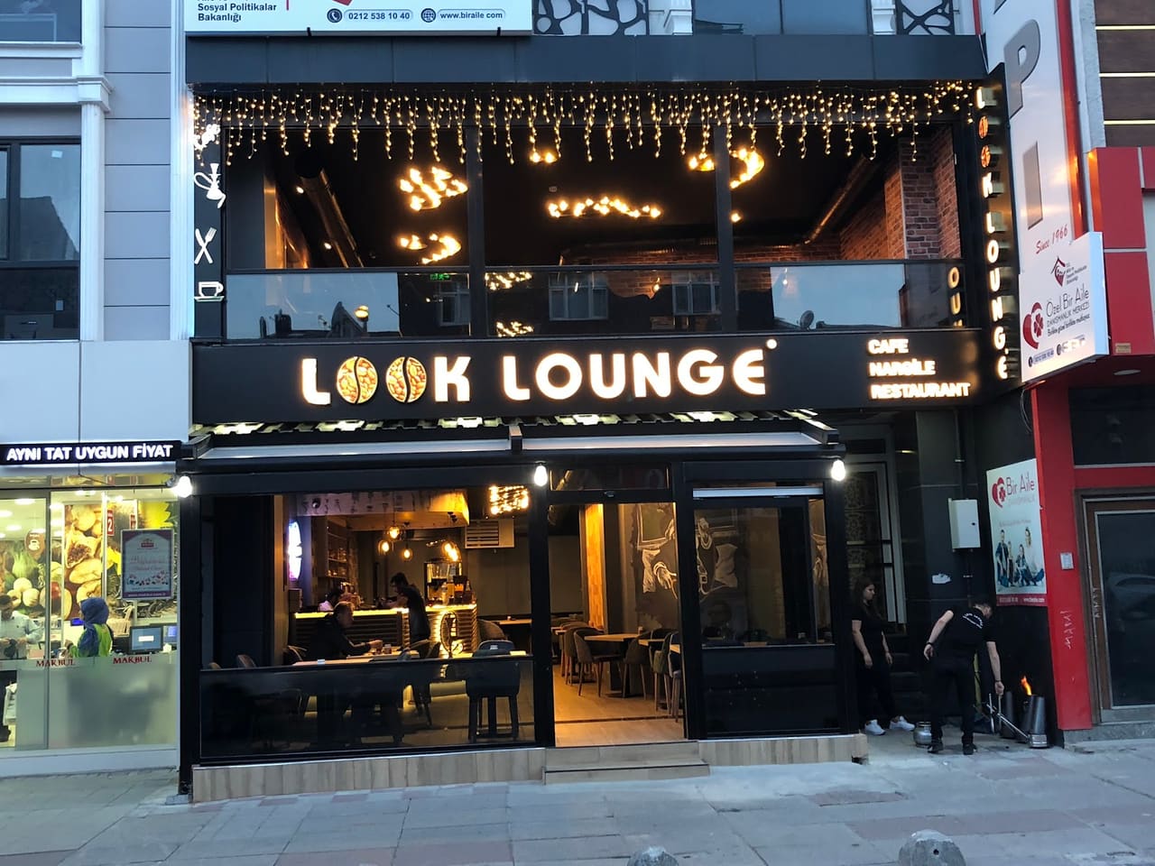Look lounge cafe