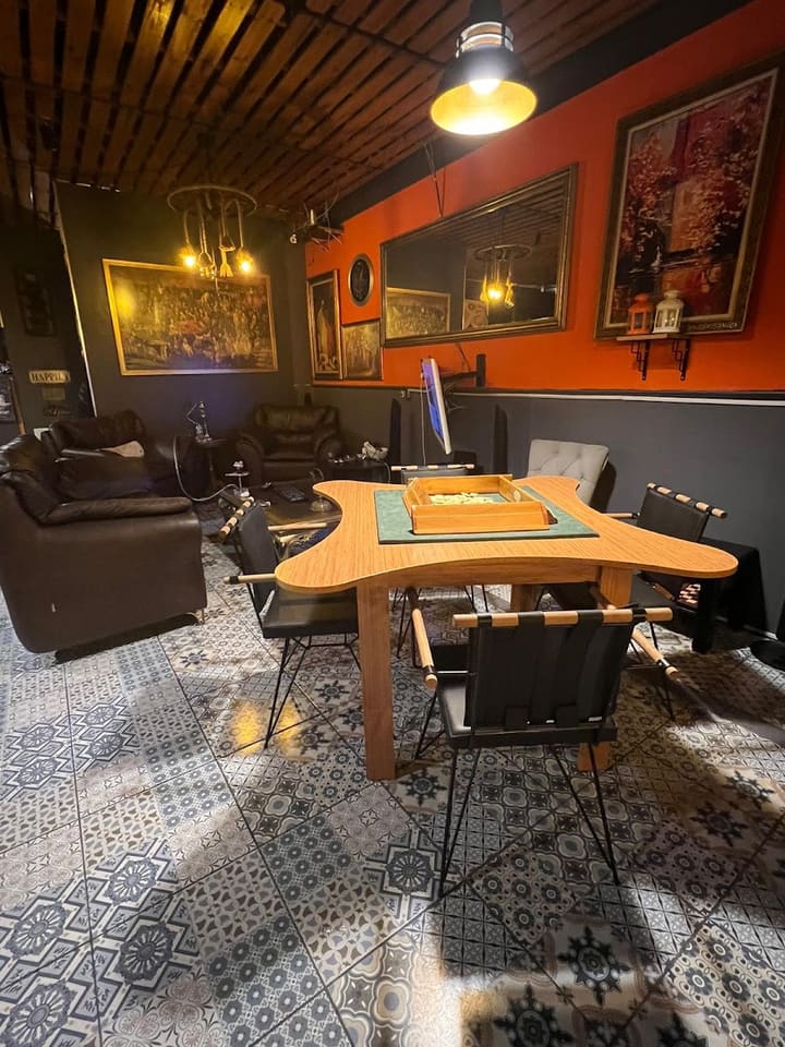 Look lounge cafe