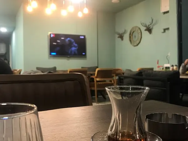 Mut Cafe & Lounge