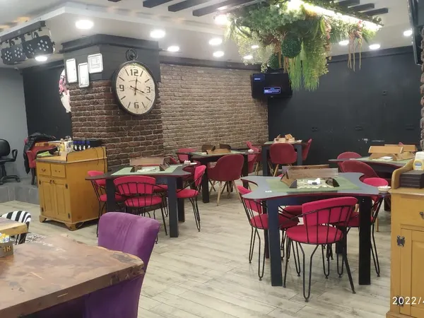 Mütemadiyen Cafe & Lounge