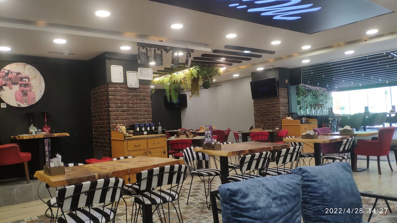 Mütemadiyen Cafe & Lounge