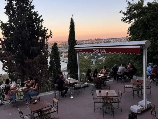 Nargile Bahçesi حديقة الاراكيل