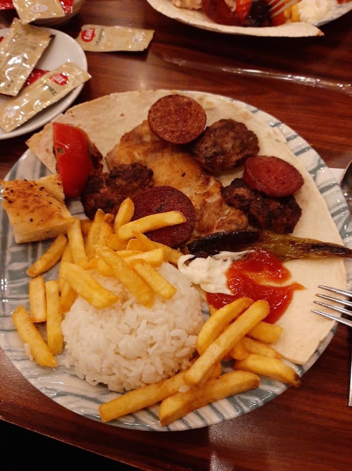 Paradise Cafe Saklı Bahçe Restaurant & Nargile