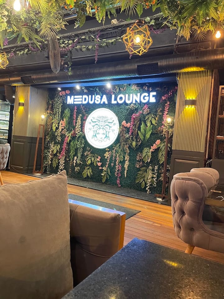 Queen Medusa Lounge
