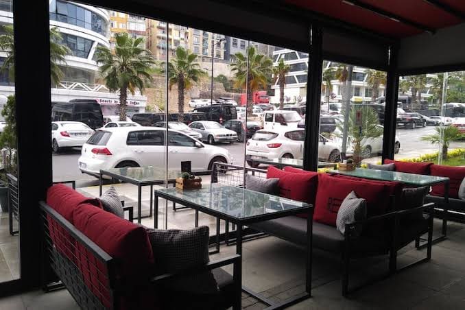 Red Lounge