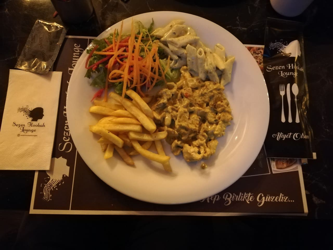 Sezen Hookah & Lounge