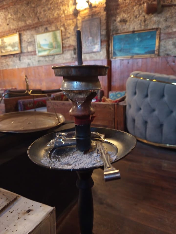 Taşhan Mahzen Nargile Kafe