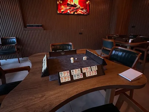 The Parlina Hookah Lounge