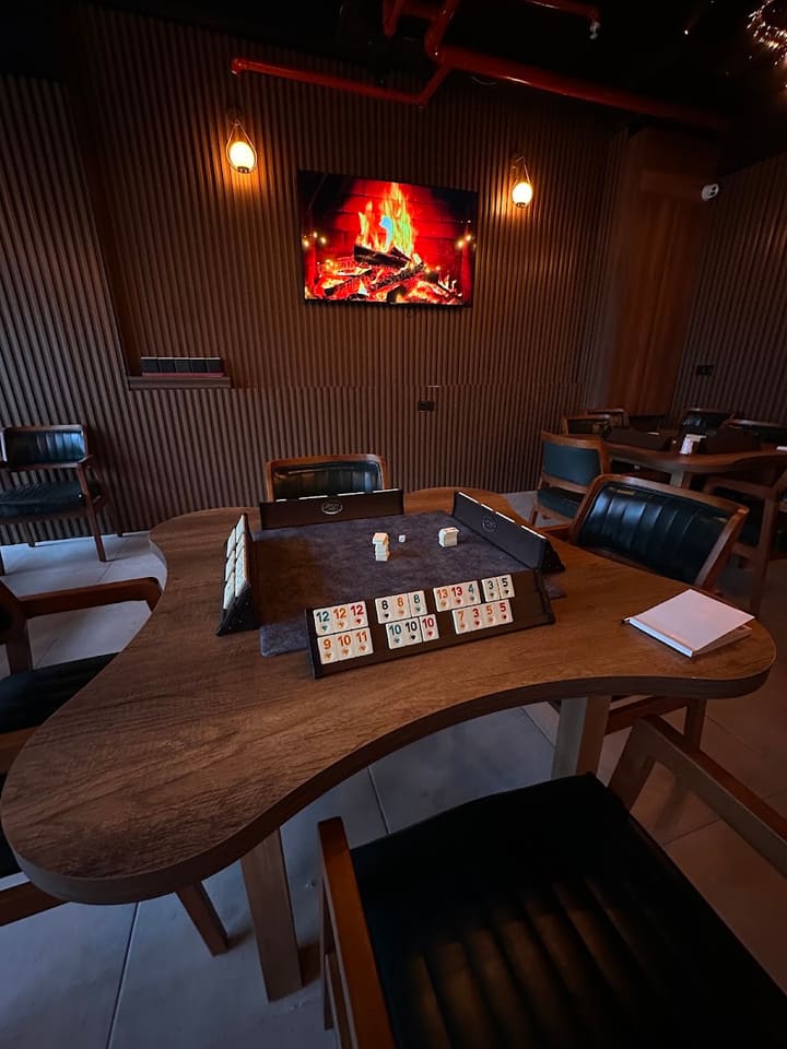 The Parlina Hookah Lounge